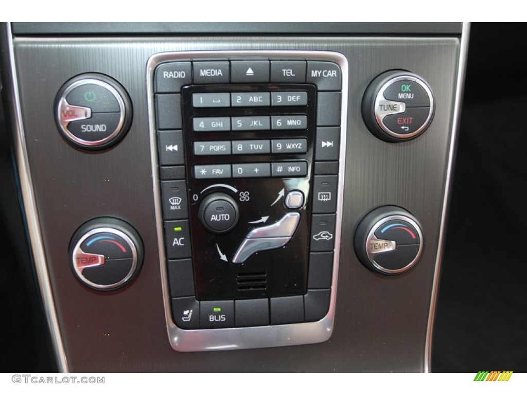 2013 Volvo S60 T5 Controls Photo #72744429