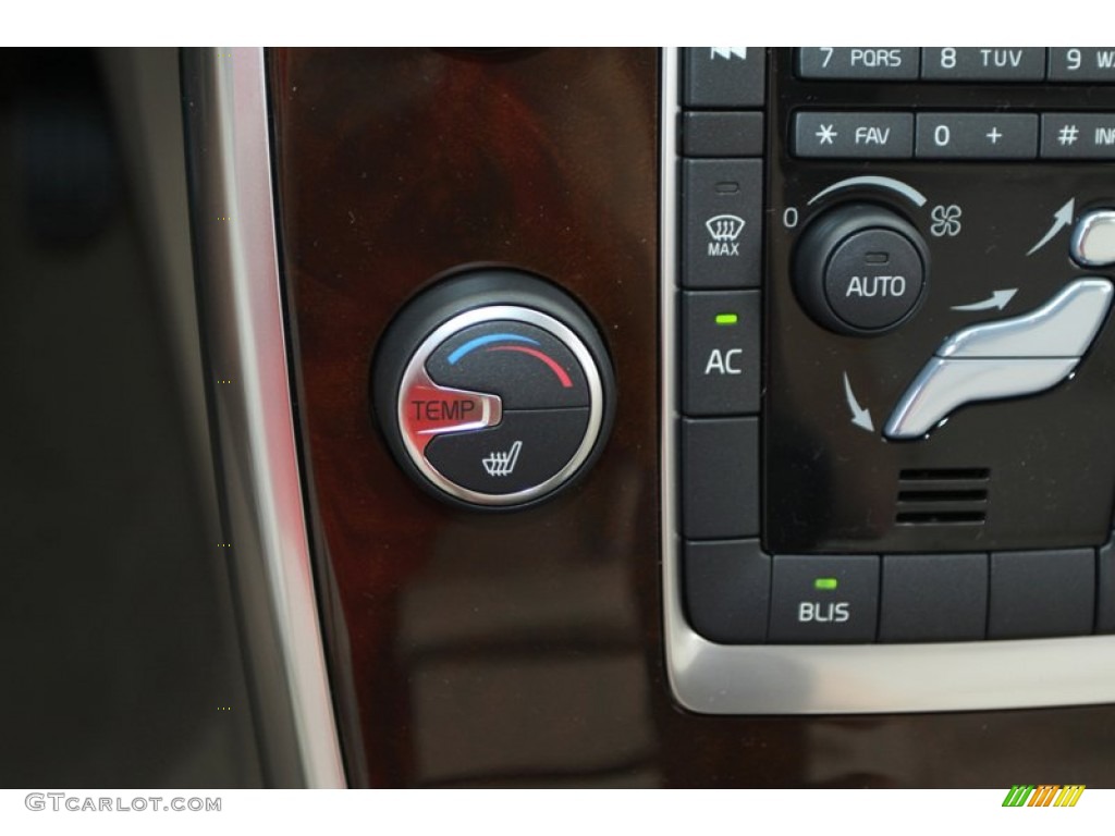 2013 Volvo XC70 3.2 Controls Photo #72746546