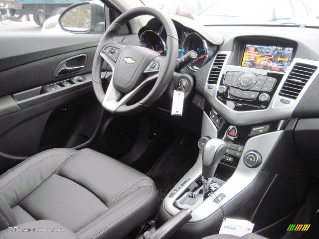 2013 Chevrolet Cruze LT/RS Jet Black Dashboard Photo #72747668