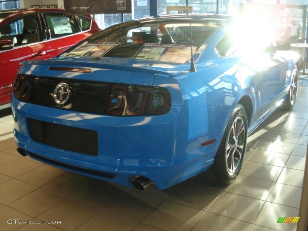 2013 Mustang V6 Premium Coupe - Grabber Blue / Charcoal Black photo #4