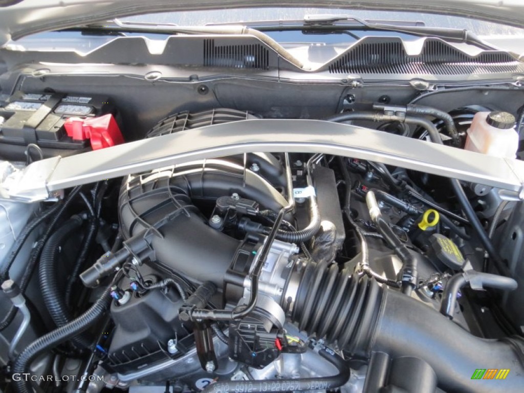 2013 Mustang V6 Coupe - Ingot Silver Metallic / Charcoal Black photo #15