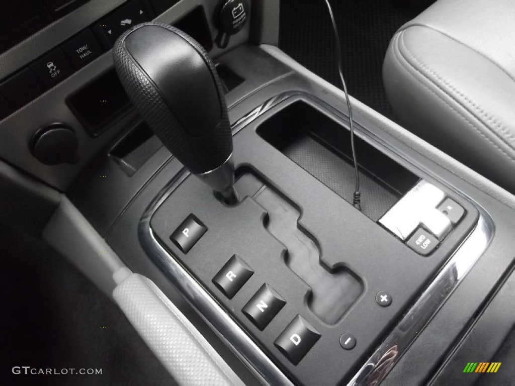 2005 Jeep Grand Cherokee Laredo 4x4 5 Speed Automatic Transmission Photo #72752876