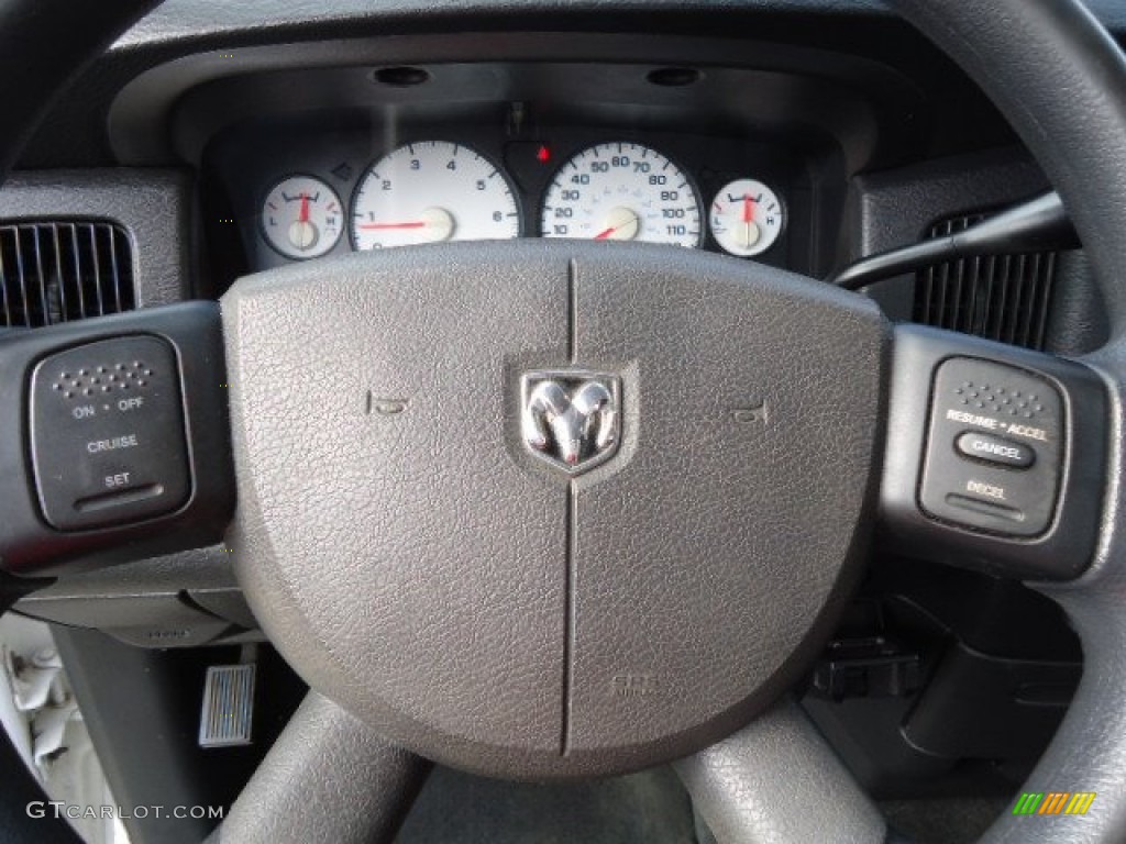 2005 Ram 1500 SLT Quad Cab 4x4 - Bright White / Dark Slate Gray photo #18