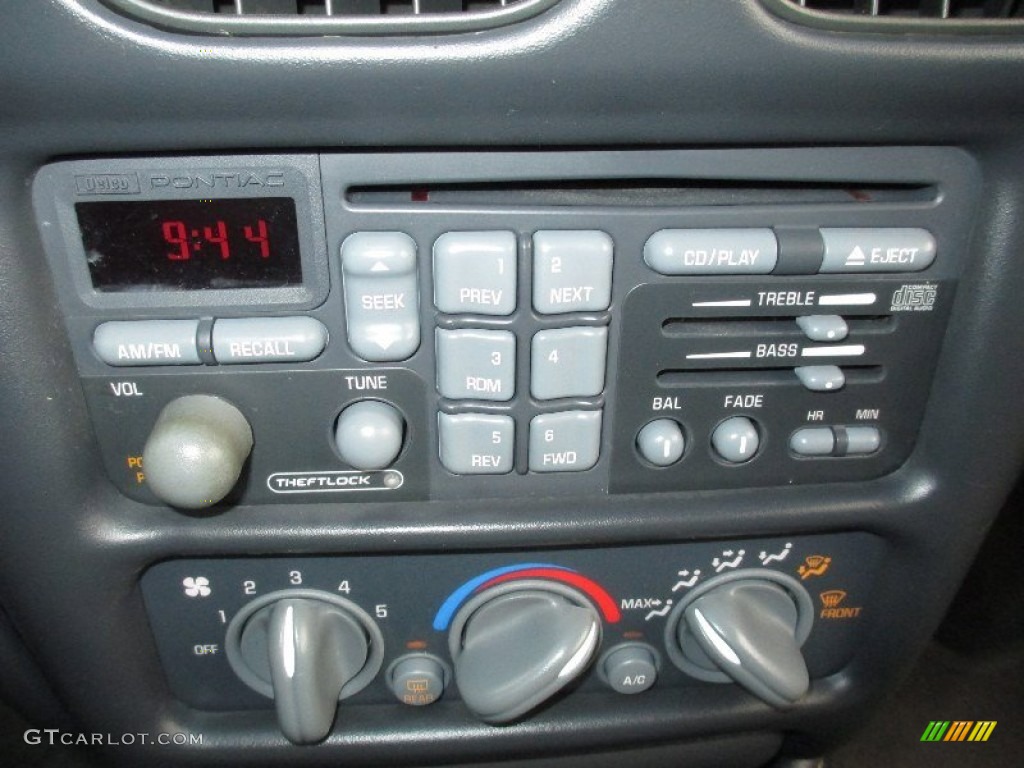 2000 Pontiac Grand Prix GT Coupe Controls Photo #72756656