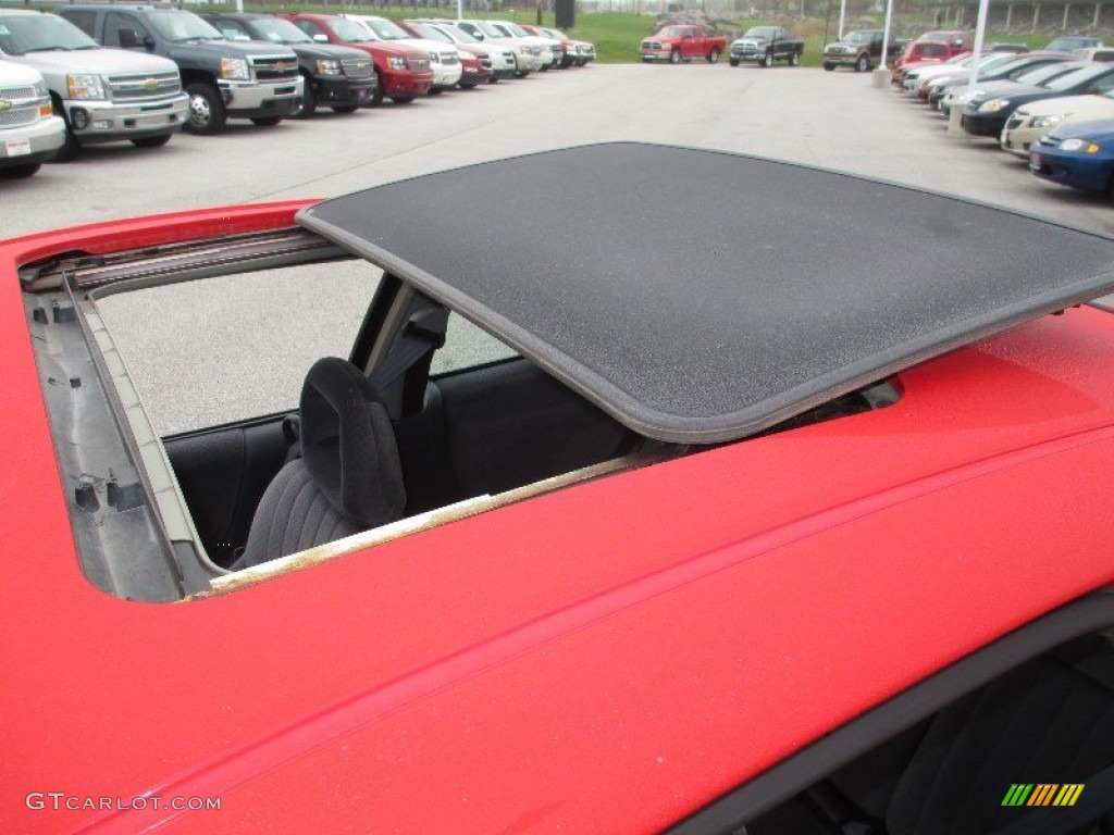 2000 Grand Prix GT Coupe - Bright Red / Graphite photo #26