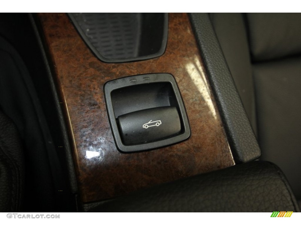 2009 3 Series 328i Convertible - Black Sapphire Metallic / Black photo #22