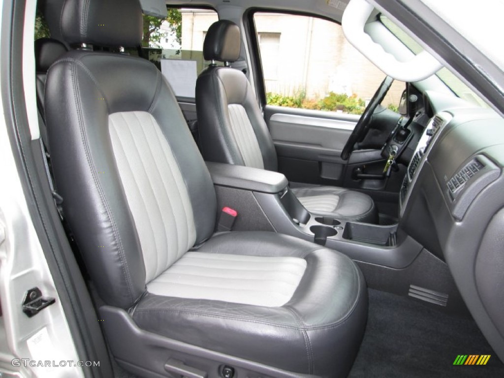 Midnight Grey Interior 2005 Mercury Mountaineer V6 AWD Photo #72762620