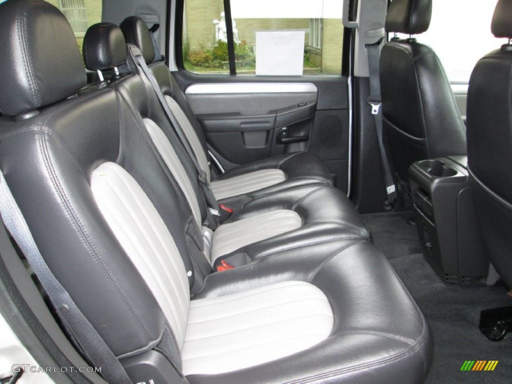 Midnight Grey Interior 2005 Mercury Mountaineer V6 AWD Photo #72762677