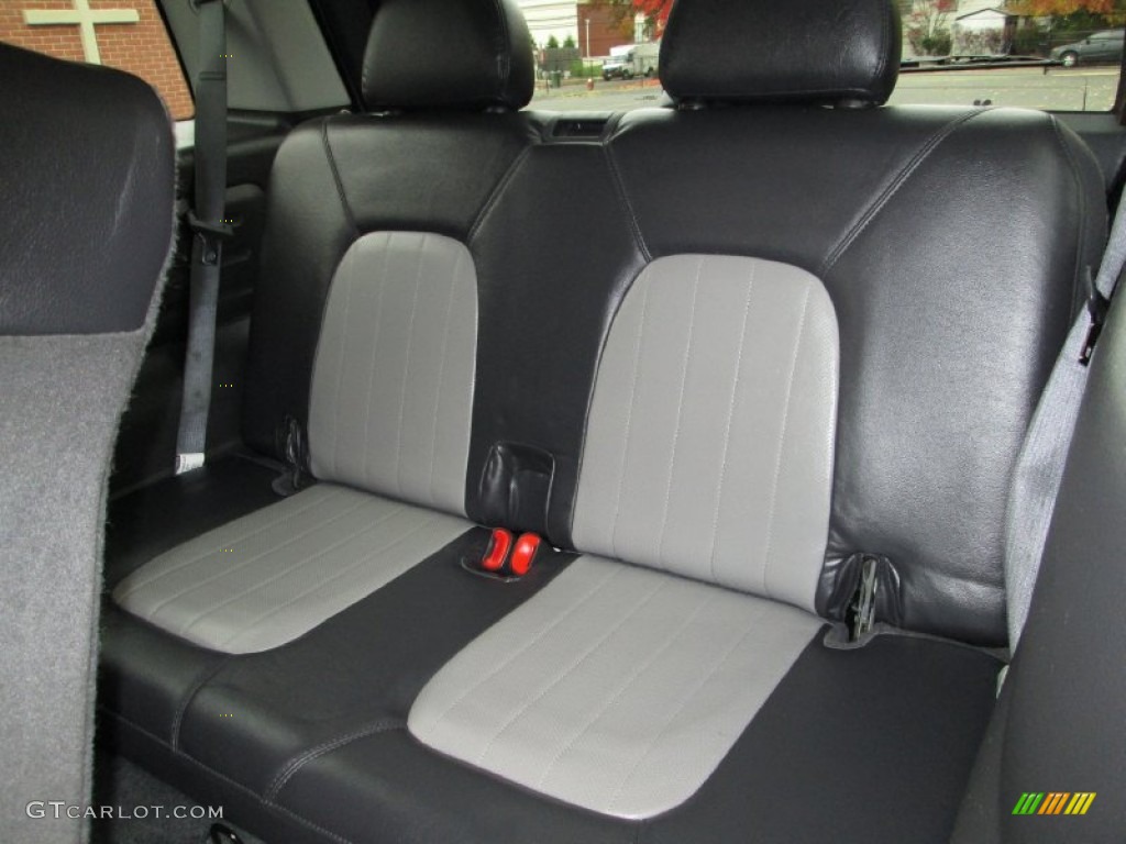 2005 Mercury Mountaineer V6 AWD Rear Seat Photo #72762692