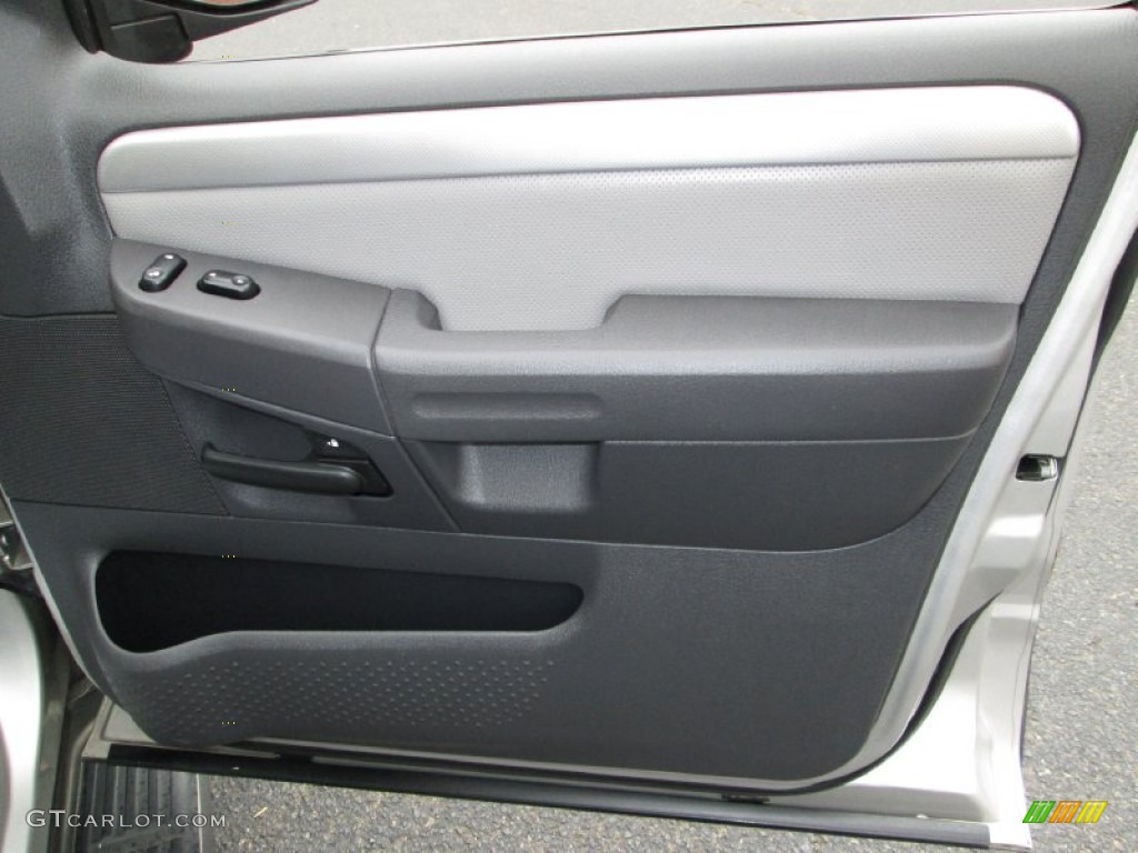 2005 Mercury Mountaineer V6 AWD Door Panel Photos