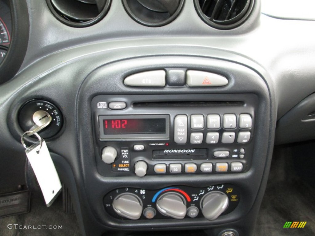 2002 Grand Am GT Coupe - Arctic White / Dark Pewter photo #20
