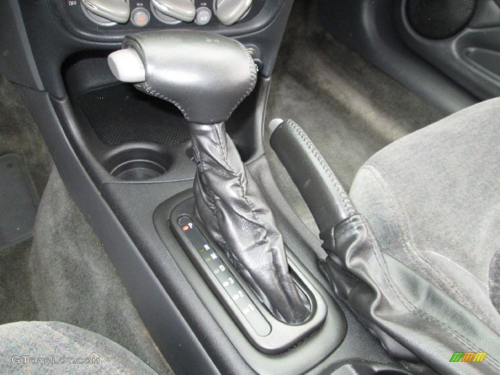 2002 Grand Am GT Coupe - Arctic White / Dark Pewter photo #21
