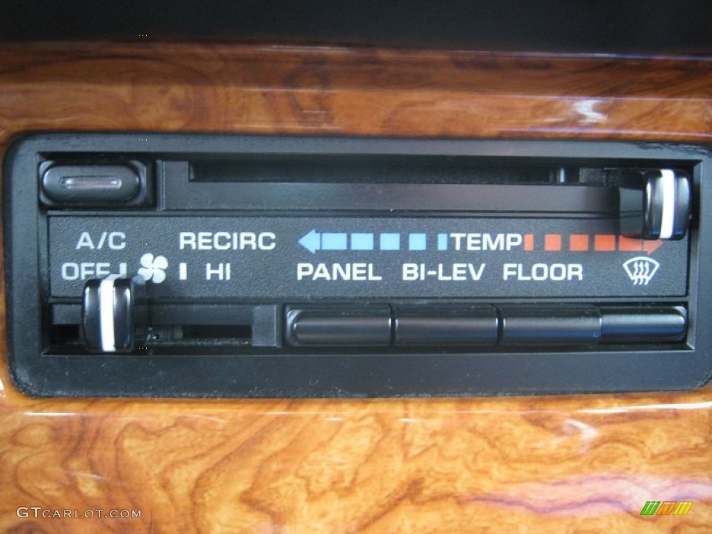 1990 Chrysler TC Convertible Controls Photo #72768328