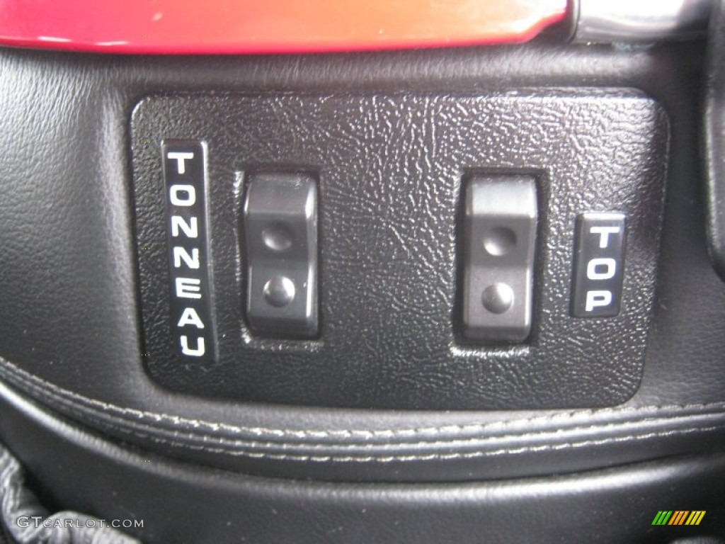 1990 Chrysler TC Convertible Controls Photo #72768463