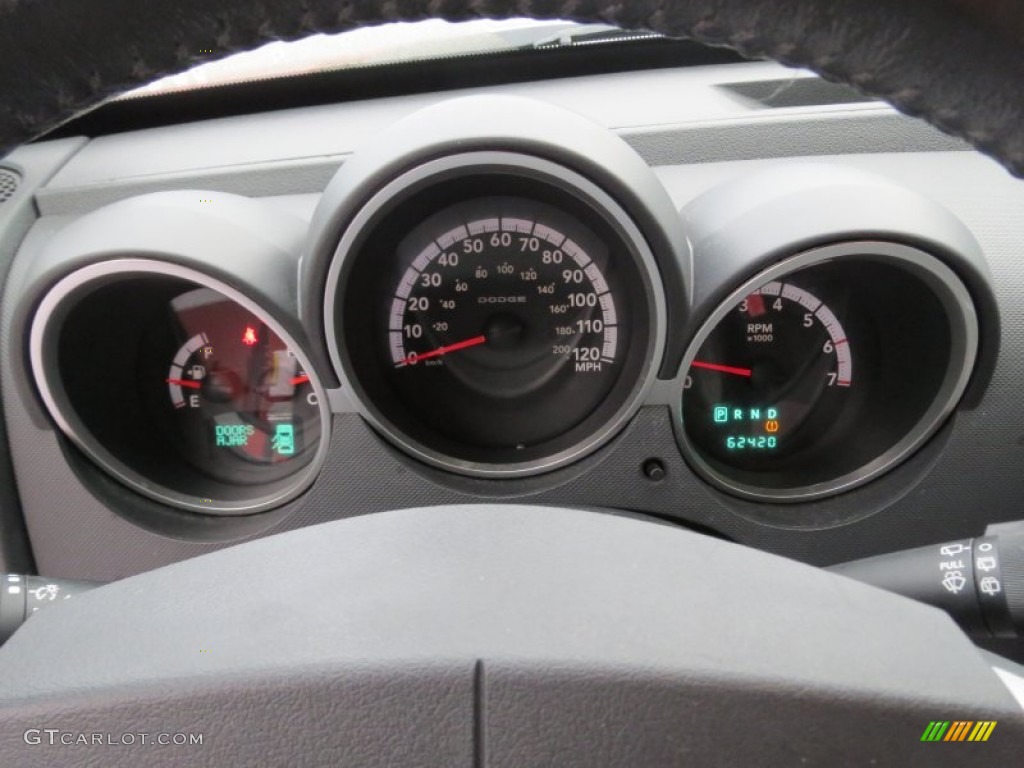 2008 Dodge Nitro SLT Gauges Photos