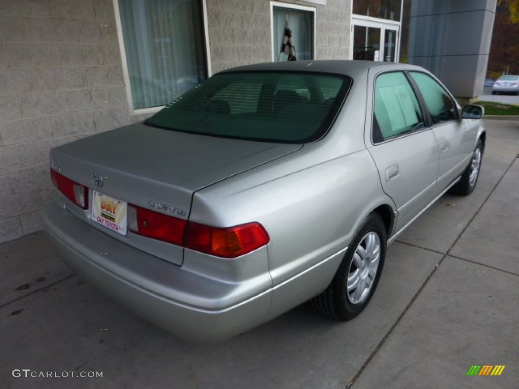 2001 Camry LE - Lunar Mist Metallic / Sage photo #2