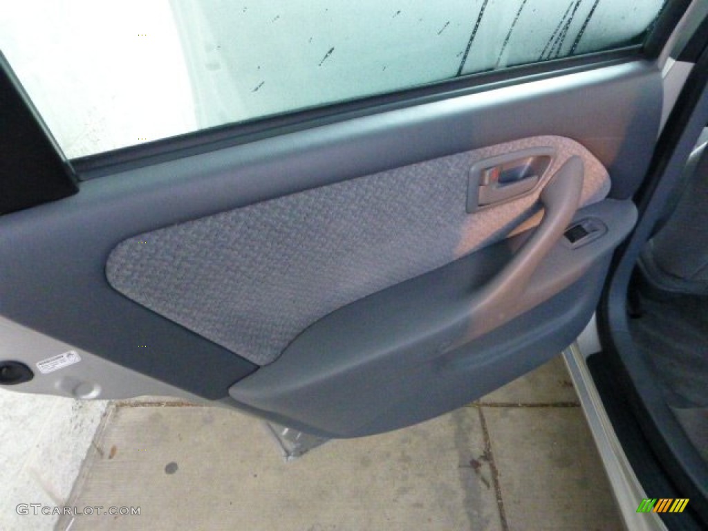 2001 Camry LE - Lunar Mist Metallic / Sage photo #12