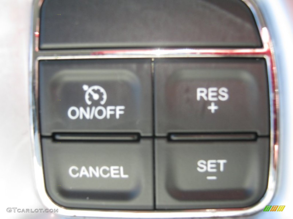 2013 Town & Country Touring - L - Crystal Blue Pearl / Dark Frost Beige/Medium Frost Beige photo #12