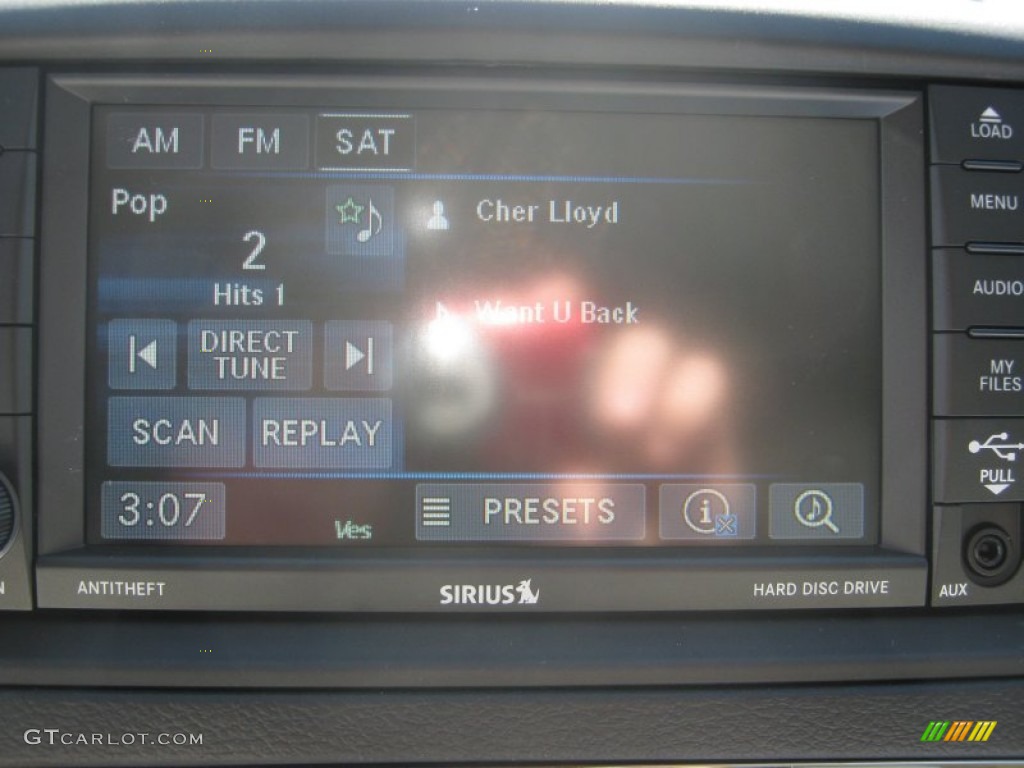 2013 Town & Country Touring - L - Crystal Blue Pearl / Dark Frost Beige/Medium Frost Beige photo #14