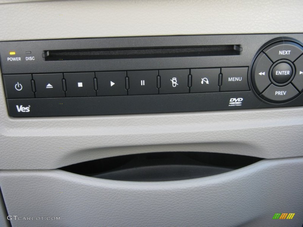 2013 Town & Country Touring - L - Crystal Blue Pearl / Dark Frost Beige/Medium Frost Beige photo #16