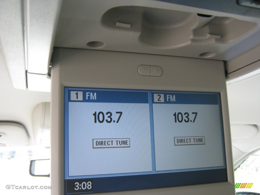 2013 Town & Country Touring - L - Crystal Blue Pearl / Dark Frost Beige/Medium Frost Beige photo #25