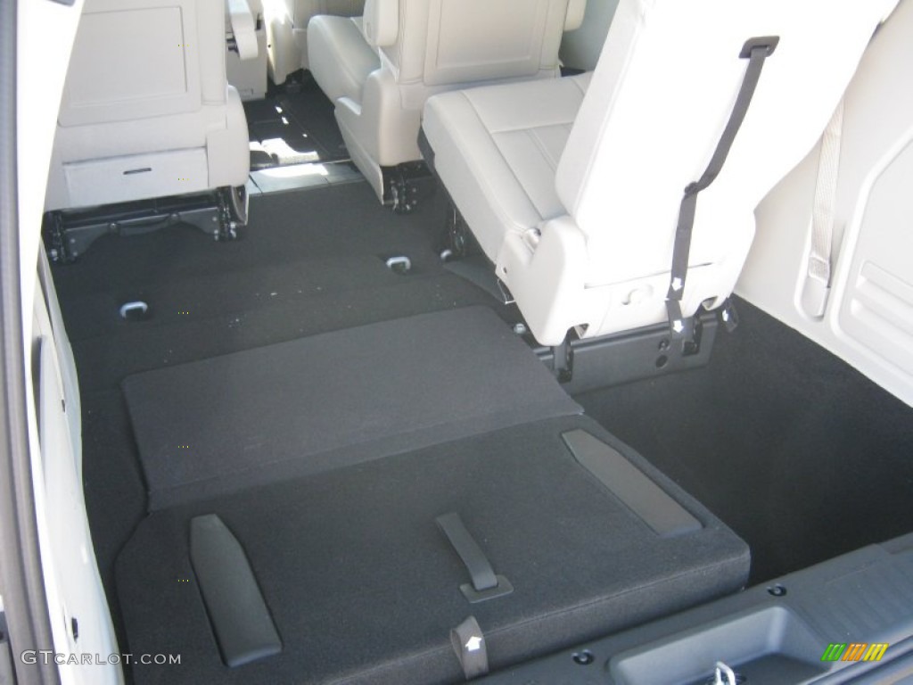 2013 Town & Country Touring - L - Crystal Blue Pearl / Dark Frost Beige/Medium Frost Beige photo #27