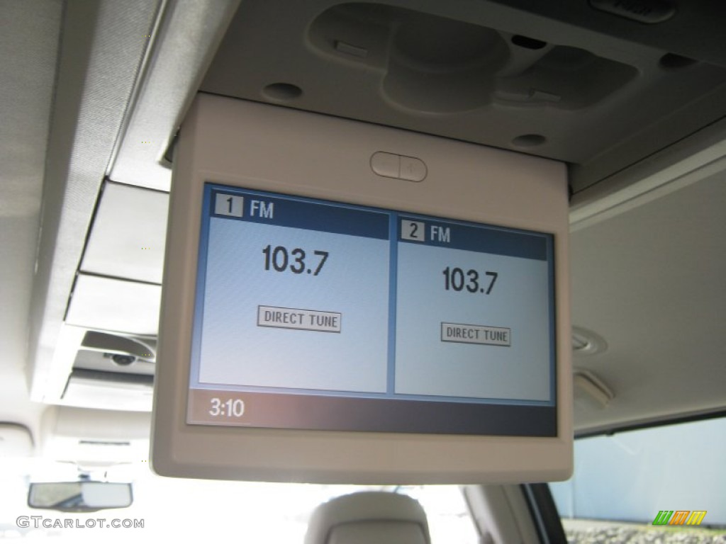 2013 Town & Country Touring - L - Crystal Blue Pearl / Dark Frost Beige/Medium Frost Beige photo #28