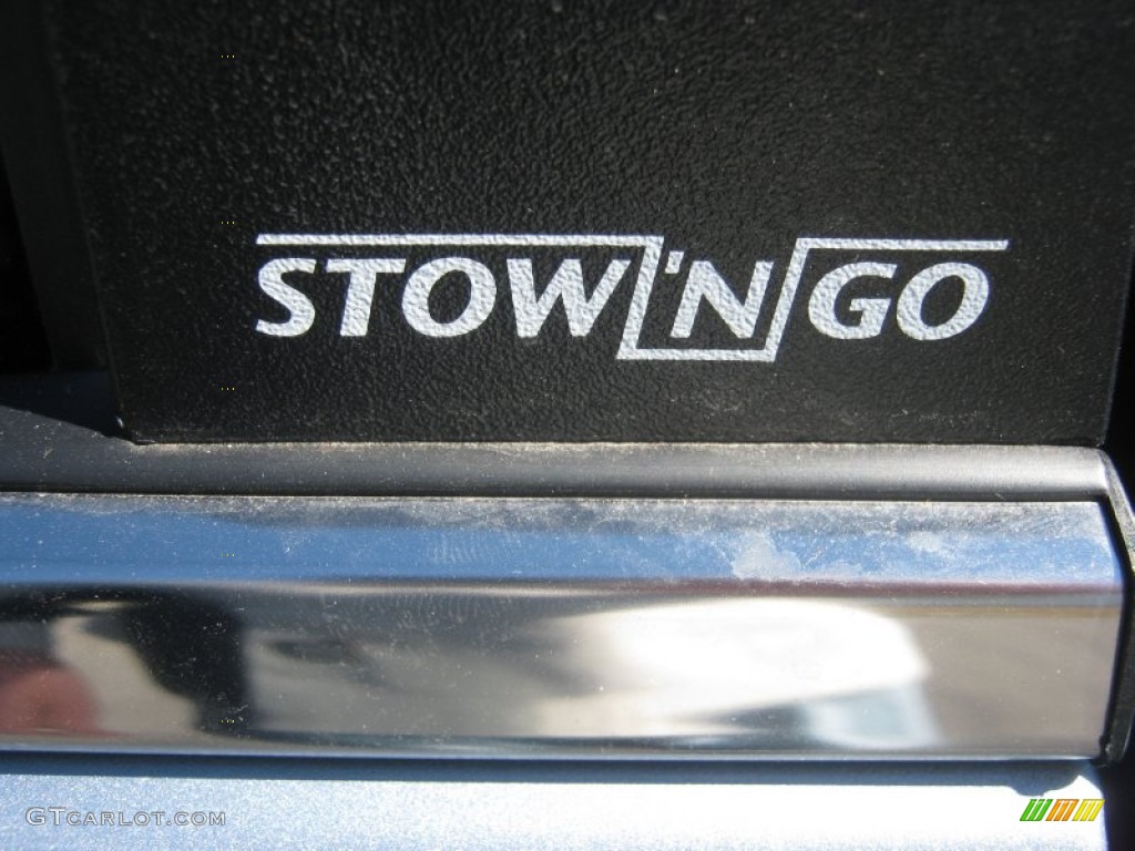 2013 Town & Country Touring - L - Crystal Blue Pearl / Dark Frost Beige/Medium Frost Beige photo #30