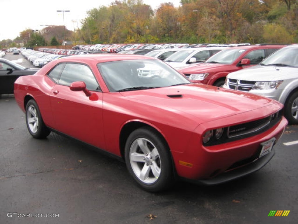 2013 Challenger SXT - Redline 3-Coat Pearl / Dark Slate Gray photo #2