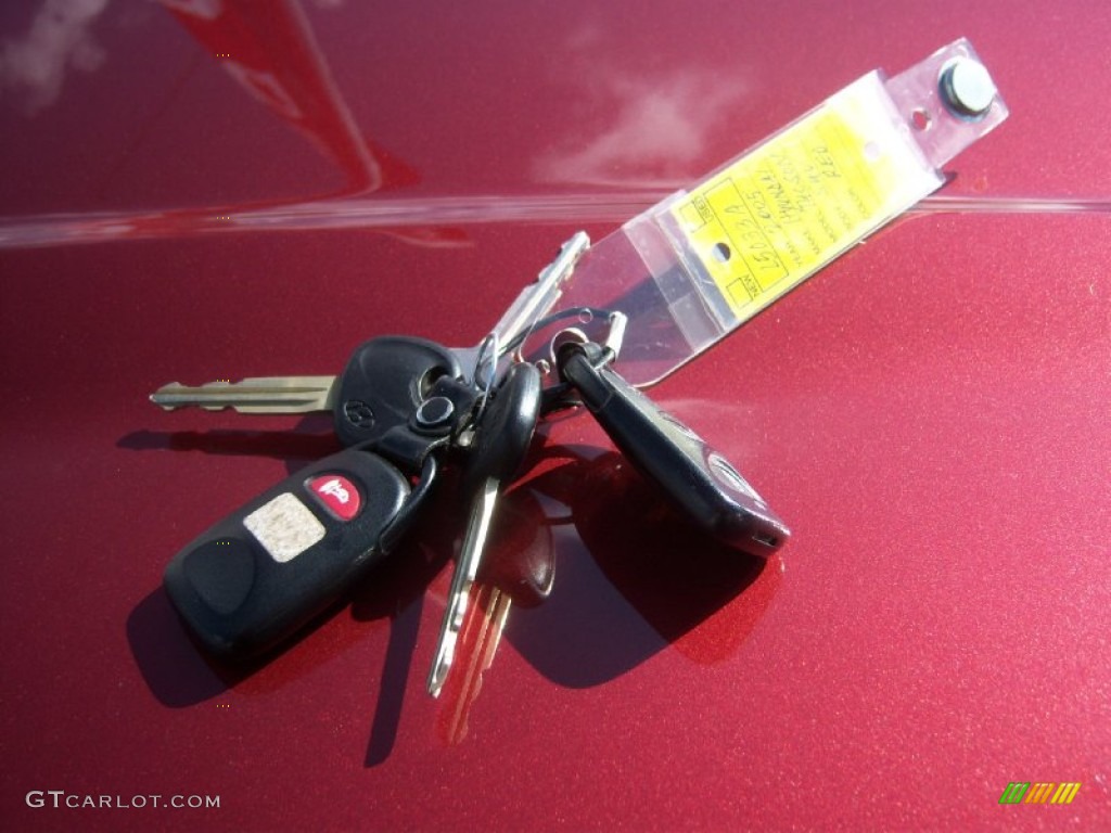 2005 Hyundai Tucson LX V6 Keys Photos