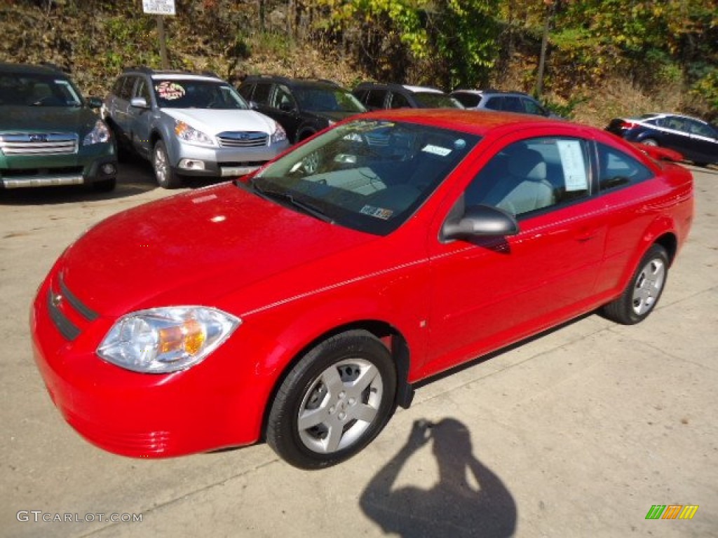 2007 Cobalt LS Coupe - Victory Red / Gray photo #11