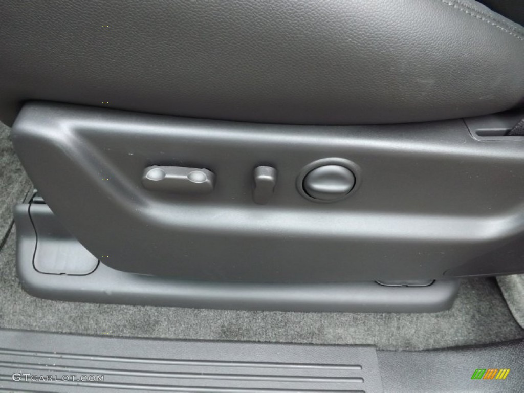 Ebony Interior 2013 Chevrolet Suburban LT 4x4 Photo #72780892