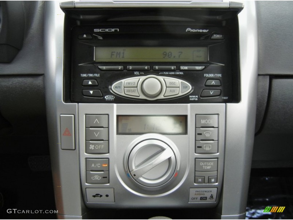 2007 Scion tC Standard tC Model Controls Photo #72781941