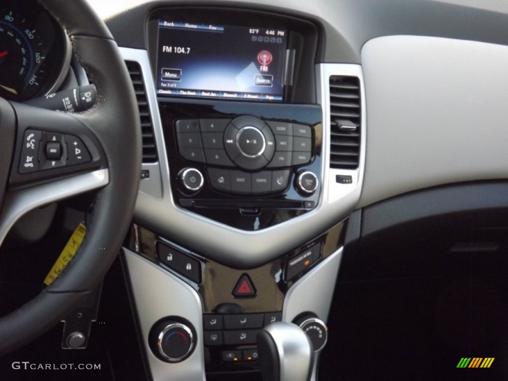 2013 Cruze ECO - Summit White / Jet Black/Medium Titanium photo #10