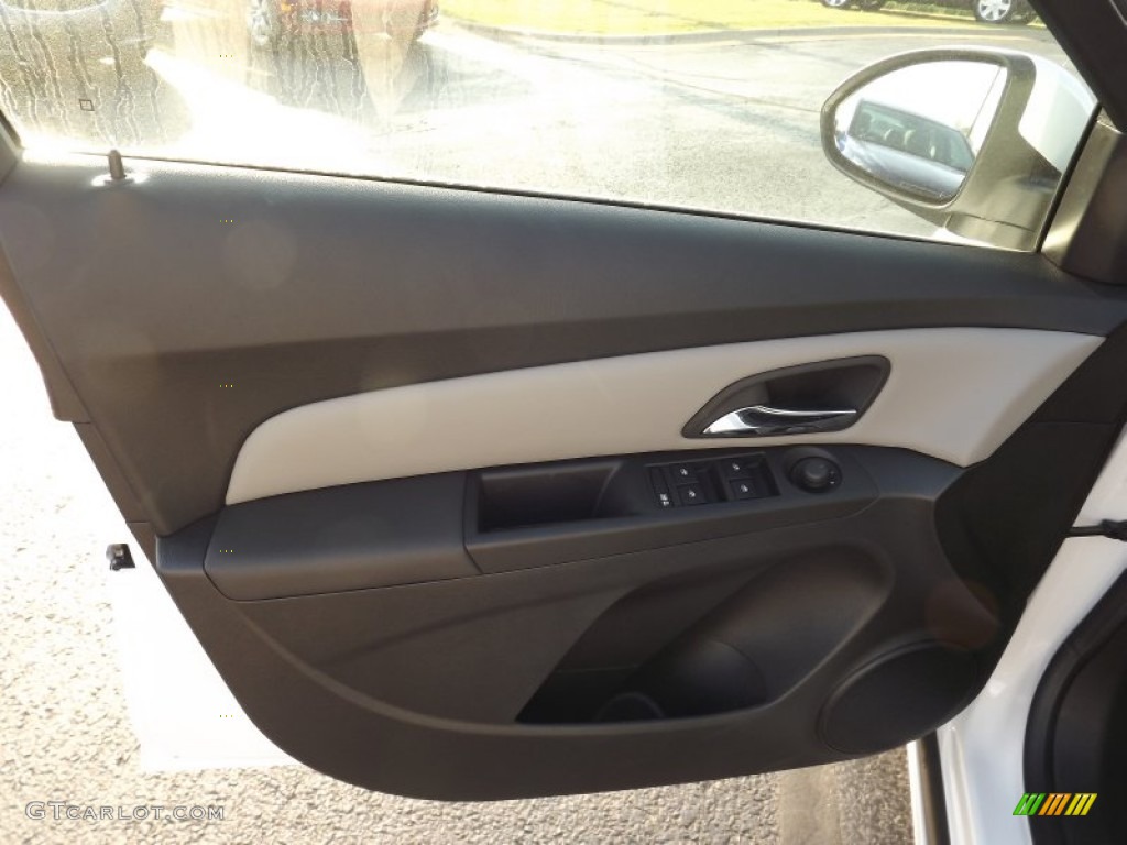 2013 Cruze ECO - Summit White / Jet Black/Medium Titanium photo #12