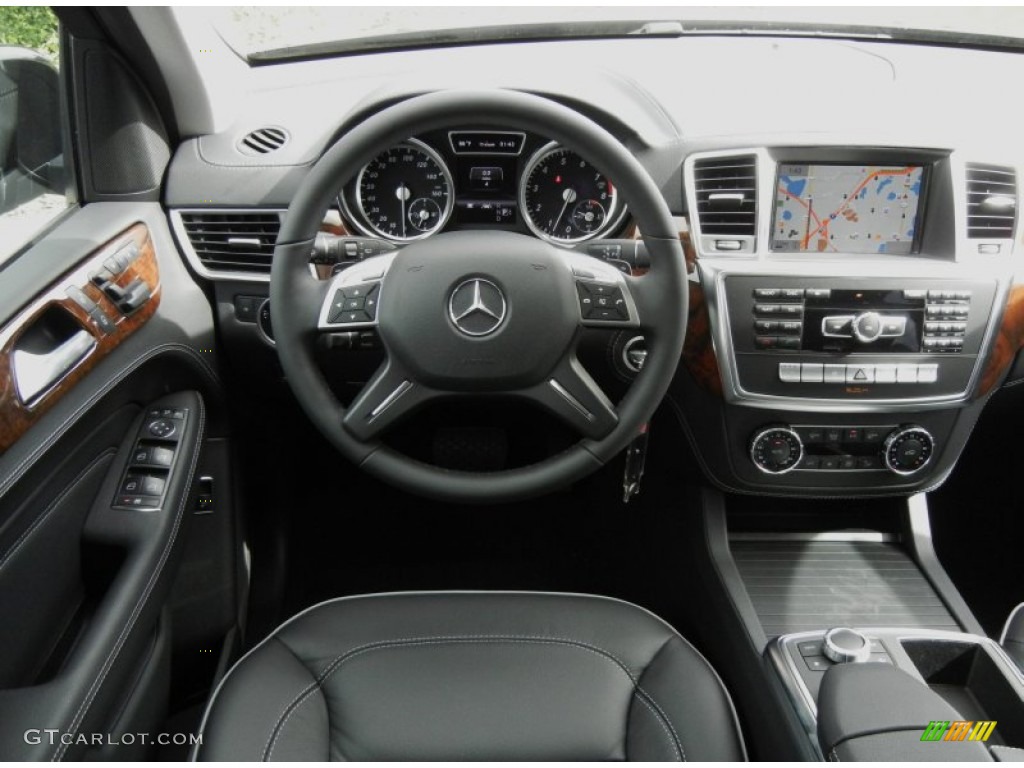 2013 Mercedes-Benz ML 550 4Matic Black Dashboard Photo #72783184