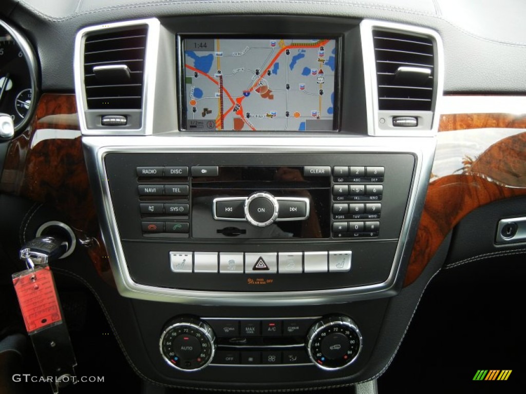 2013 Mercedes-Benz ML 550 4Matic Controls Photo #72783226