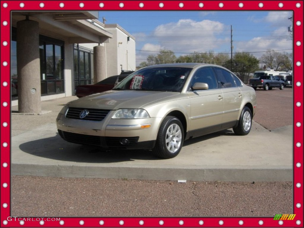 Mojave Beige Metallic Volkswagen Passat