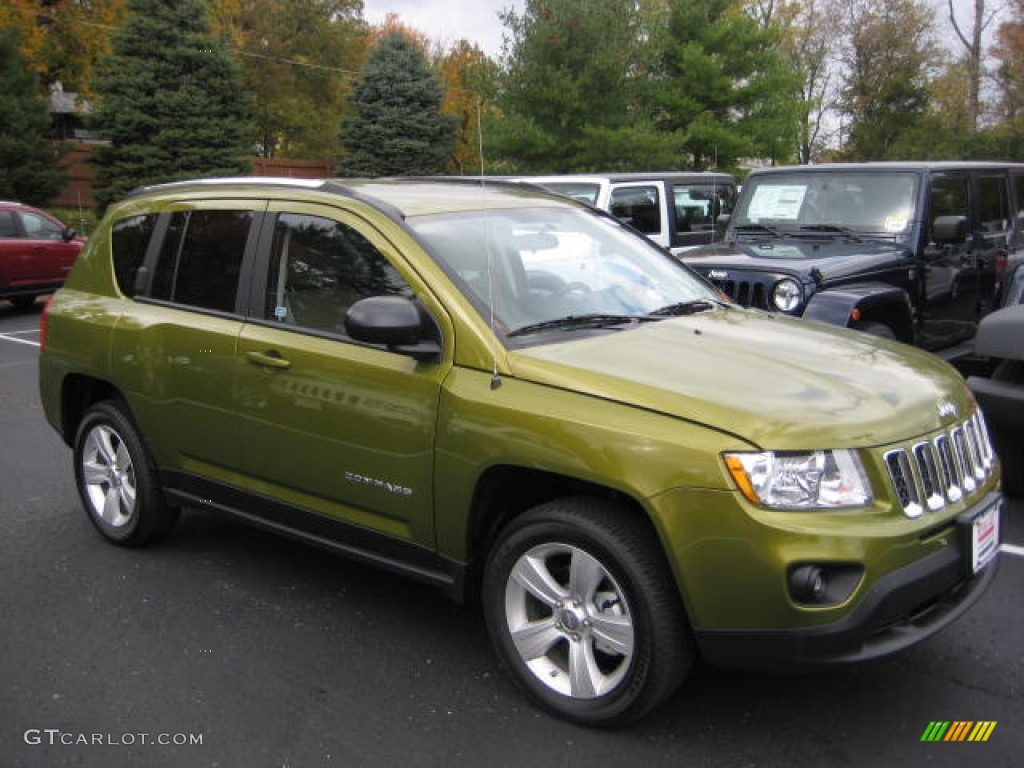 2012 Compass Latitude 4x4 - Rescue Green Metallic / Dark Slate Gray photo #2
