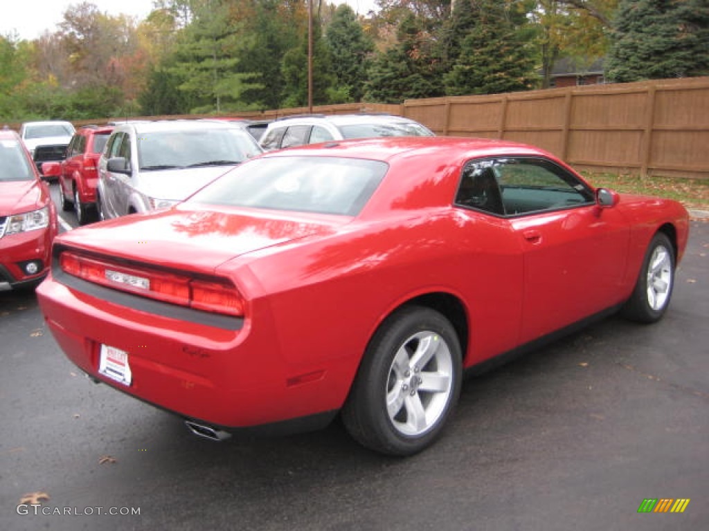 2013 Challenger SXT - Redline 3-Coat Pearl / Dark Slate Gray photo #3