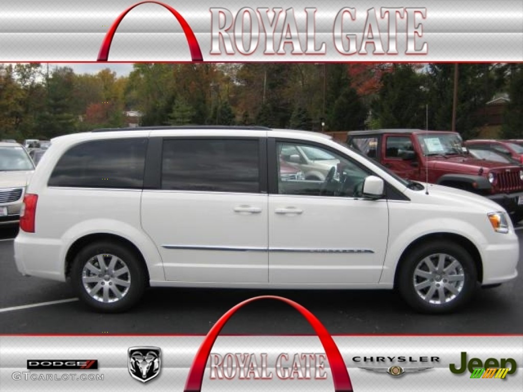 2013 Town & Country Touring - Stone White / Dark Frost Beige/Medium Frost Beige photo #1