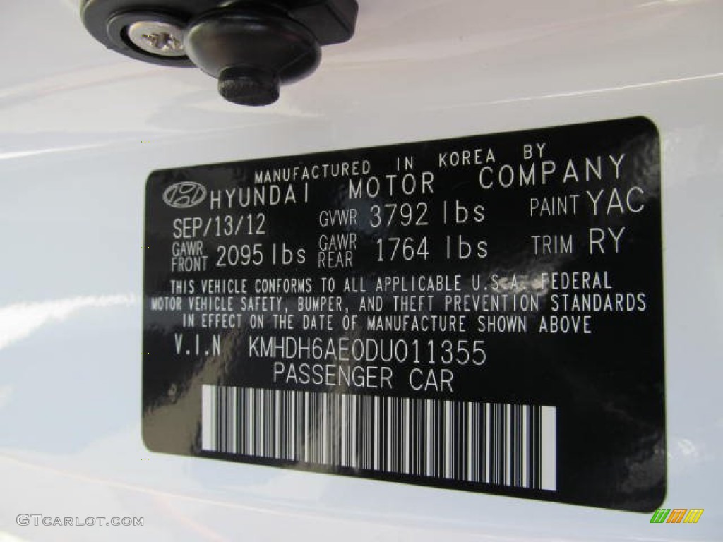 2013 Elantra Coupe GS - Monaco White / Gray photo #10