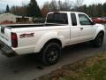 Avalanche White - Frontier XE V6 King Cab 4x4 Photo No. 5