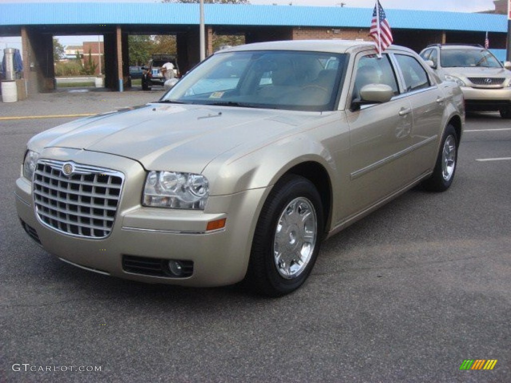 Linen Gold Metallic 2006 Chrysler 300 Touring Exterior Photo #72803018