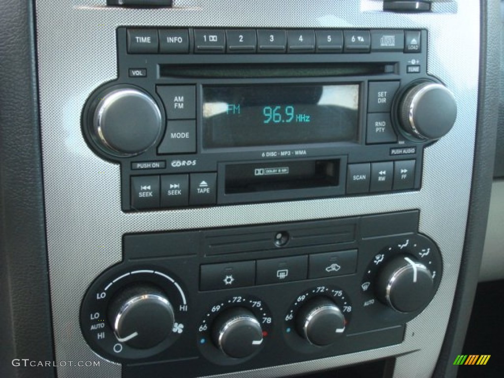 2006 Chrysler 300 Touring Controls Photo #72803194