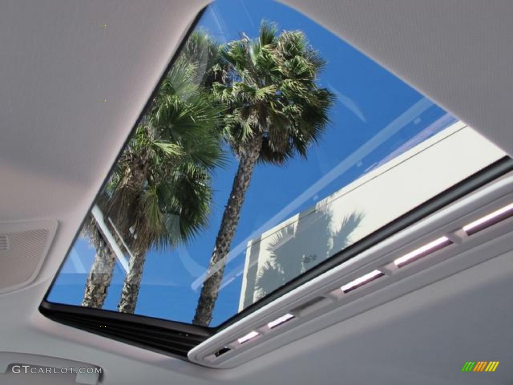 2009 Audi A4 2.0T Premium quattro Sedan Sunroof Photos
