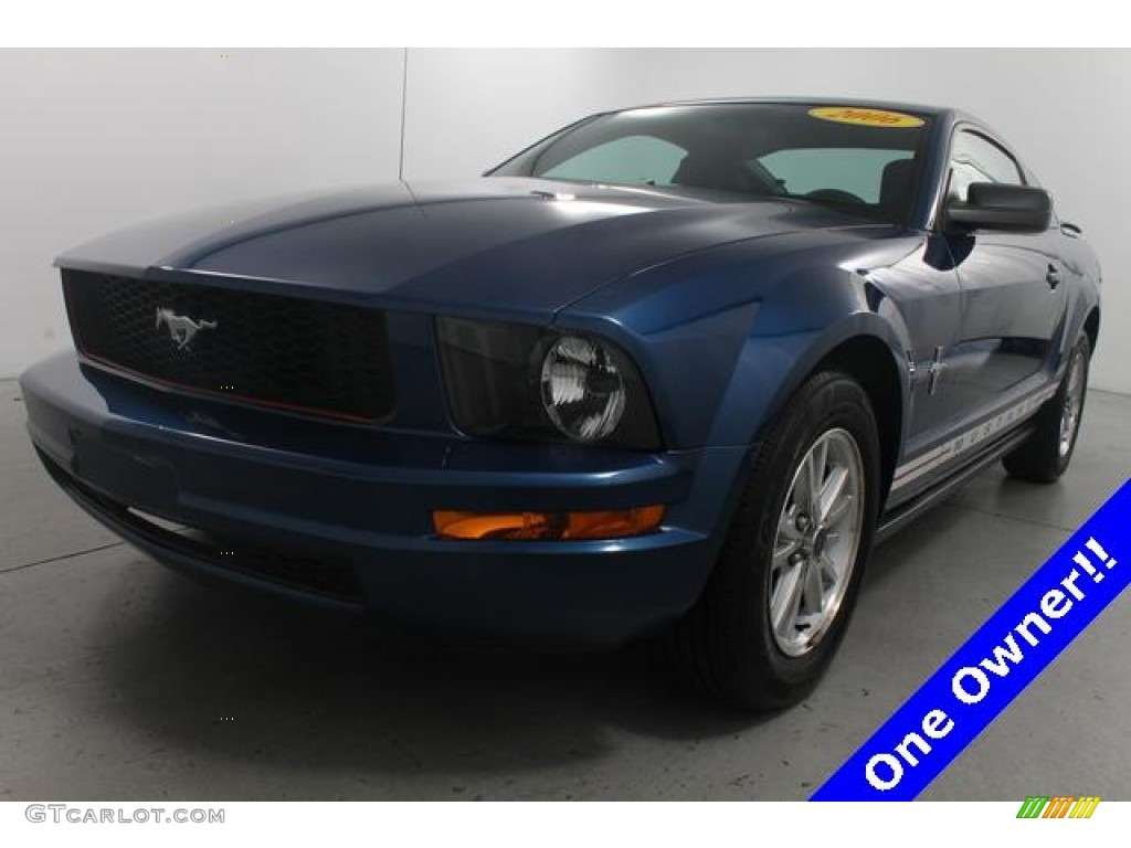 2006 Mustang V6 Deluxe Coupe - Vista Blue Metallic / Dark Charcoal photo #2