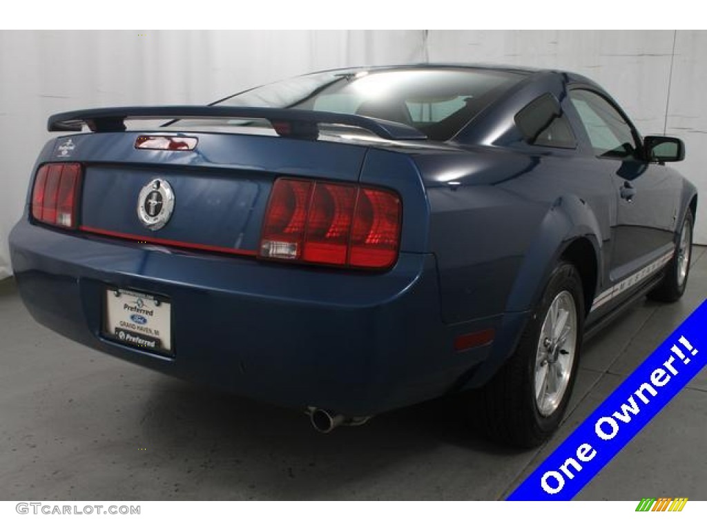 2006 Mustang V6 Deluxe Coupe - Vista Blue Metallic / Dark Charcoal photo #7