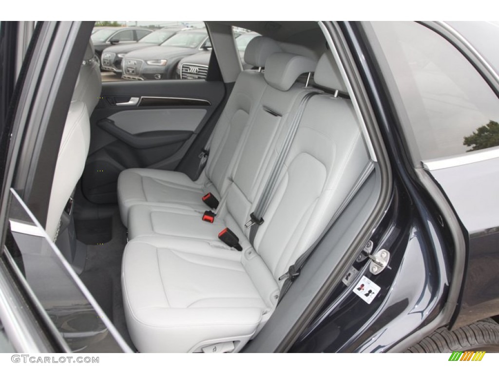 2013 Audi Q5 2.0 TFSI quattro Rear Seat Photo #72806473