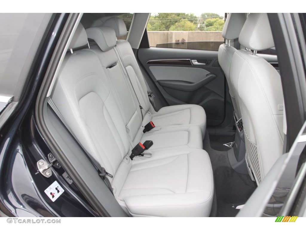 2013 Audi Q5 2.0 TFSI quattro Rear Seat Photo #72806605